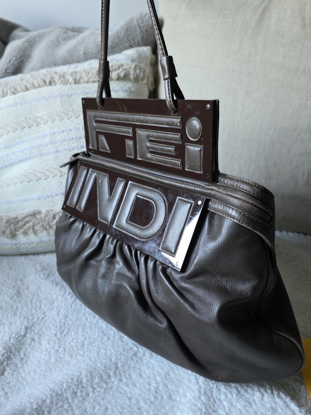 Authentic FENDI To You Bag - Picture 2 of 10